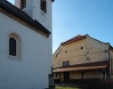 Kaple sv. Jana Nep. a škola v Tajanově. Foto Karel Kocourek, stav 2010